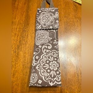 Thirty one Perfect Thermal Gift bag in brown Woodblock floral pattern. NWOT